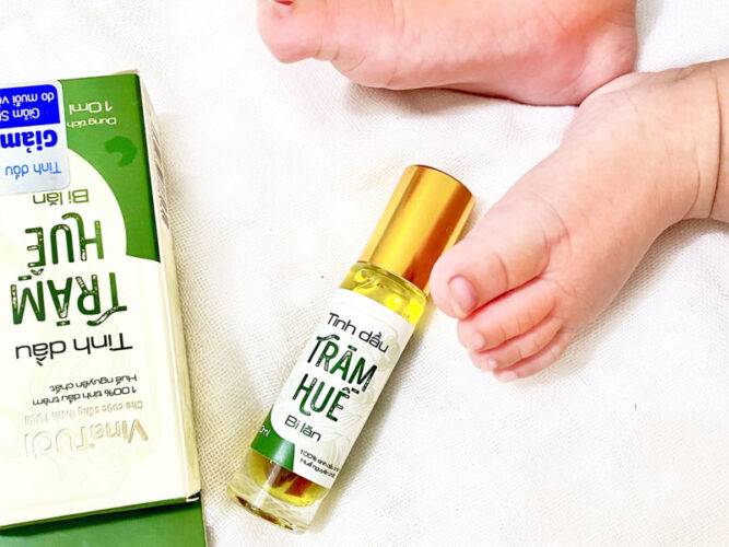 Tinh dầu tràm huế chữa đầy hơi cho trẻ rất hiệu quả